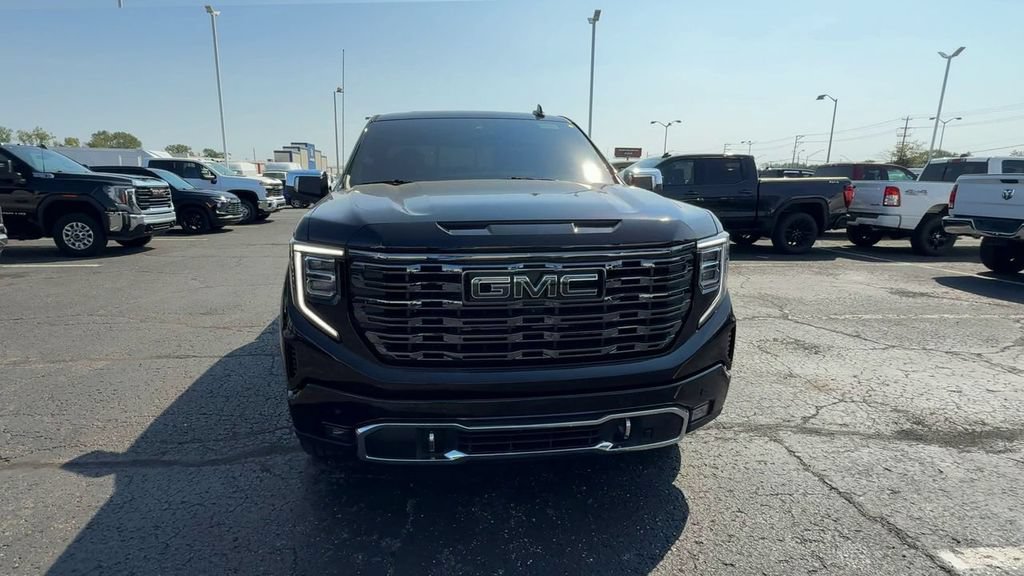 Used 2025 GMC Sierra 1500 Denali Ultimate AWD/4WD image 3