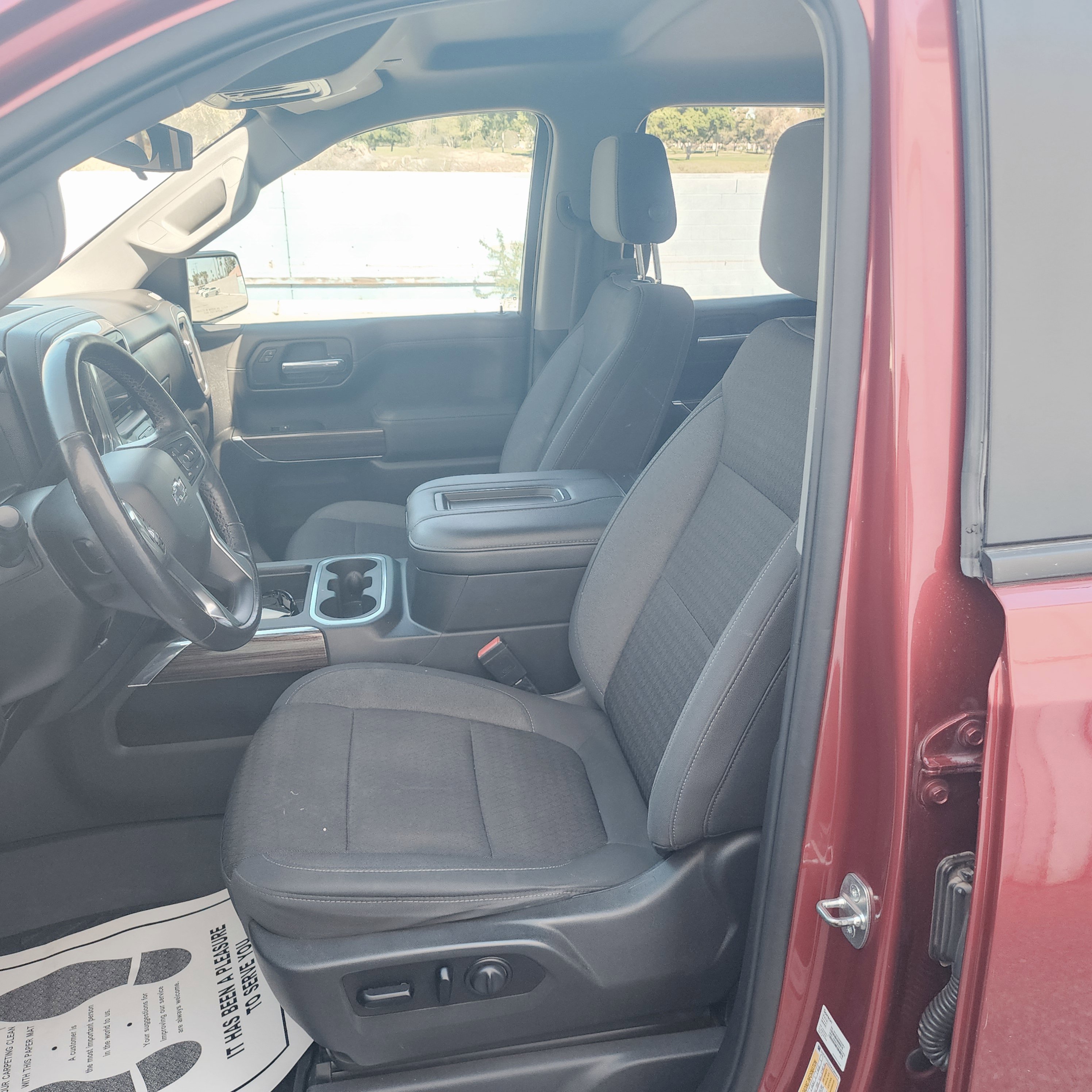 Used 2021 Chevrolet Silverado 1500 LT Trail Boss w/ LPO, Dark Essentials Package image 7