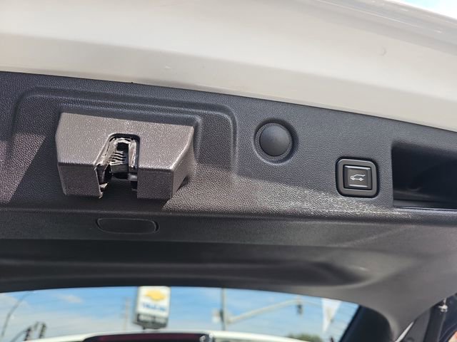 Used 2020 Chevrolet Equinox LT FWD image 19