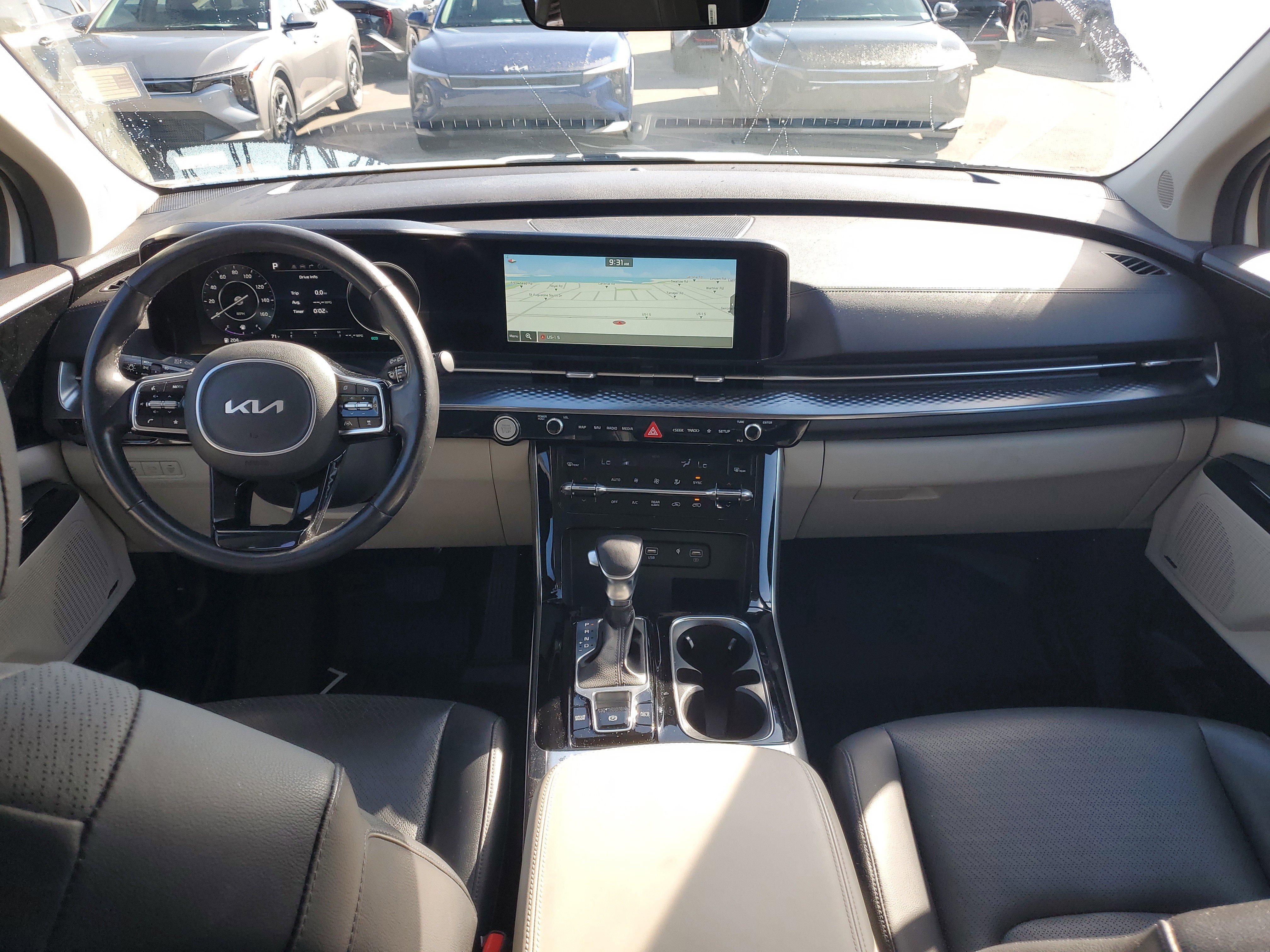 Used 2022 Kia Carnival SX Prestige image 18