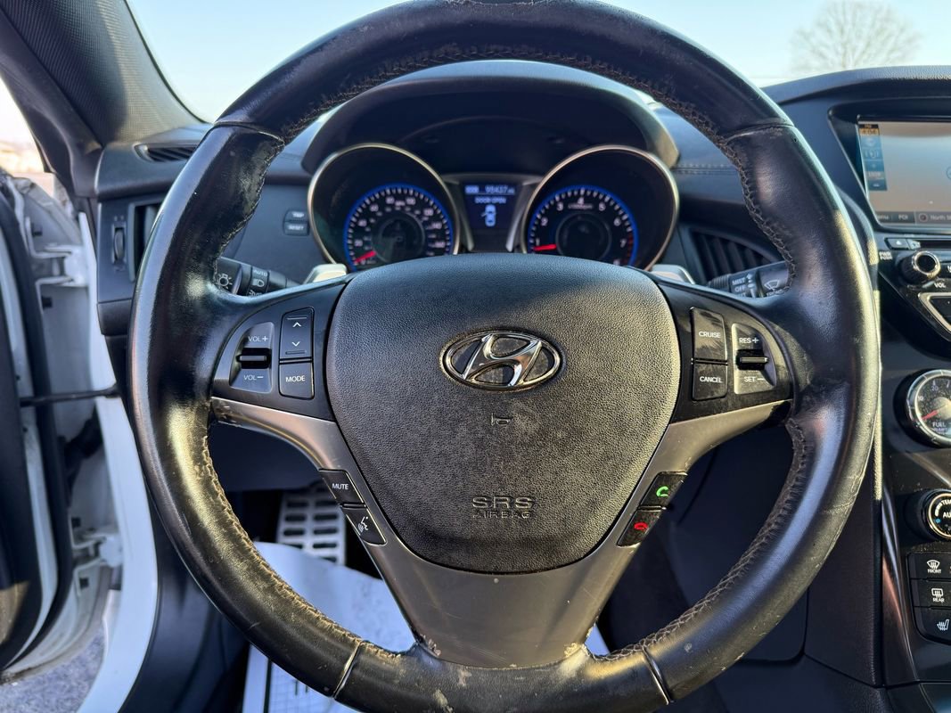 Used 2016 Hyundai Genesis Coupe 3.8 image 7