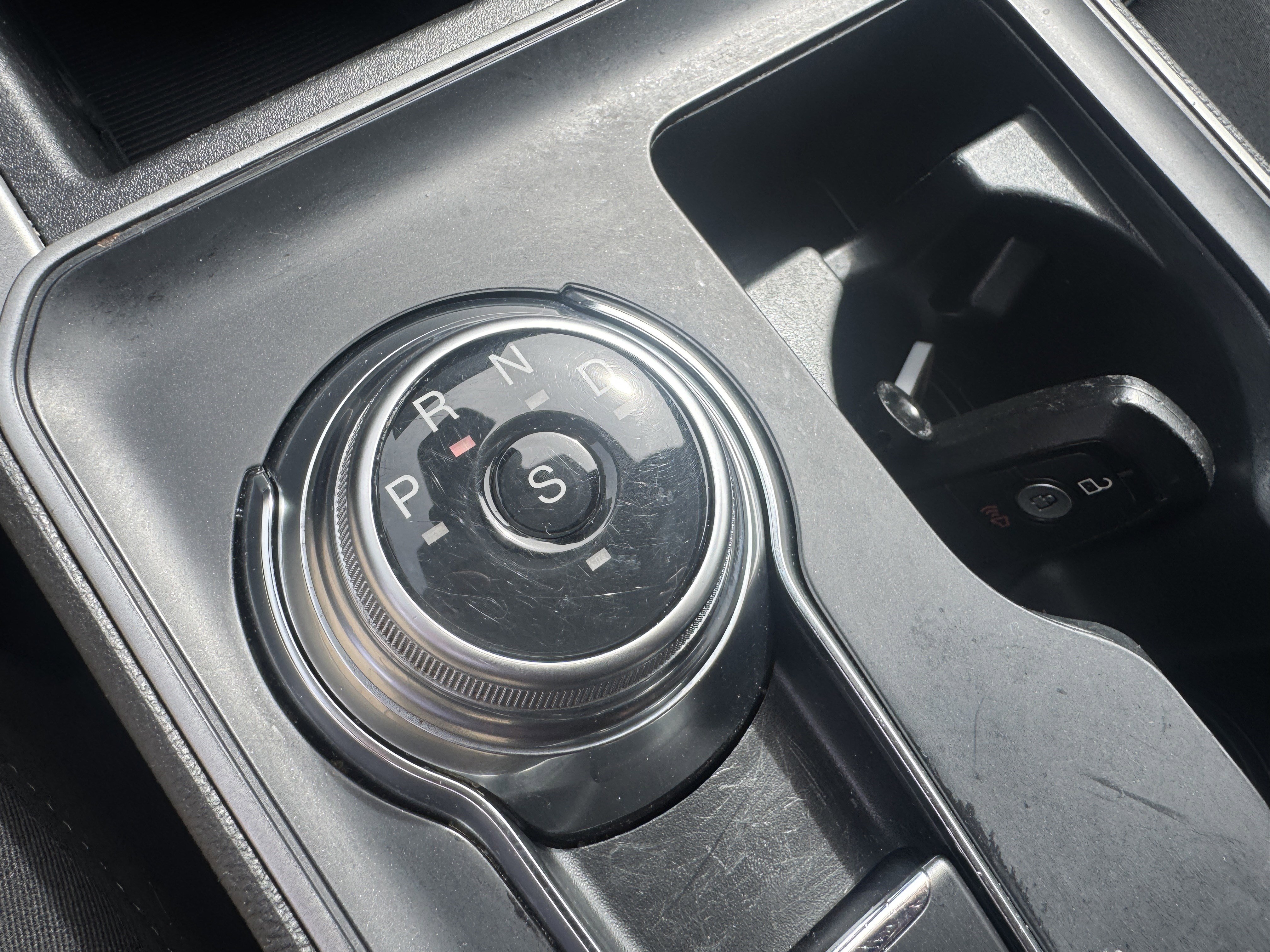 Used 2021 Ford Edge SE image 28