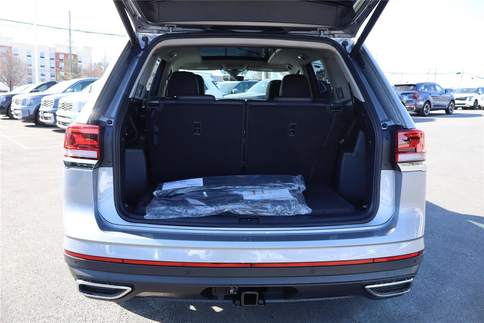 New 2026 Volkswagen Atlas SE image 5