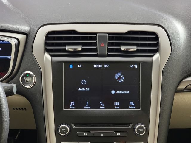Used 2017 Ford Fusion SE w/ Fusion SE Technology Package FWD image 21