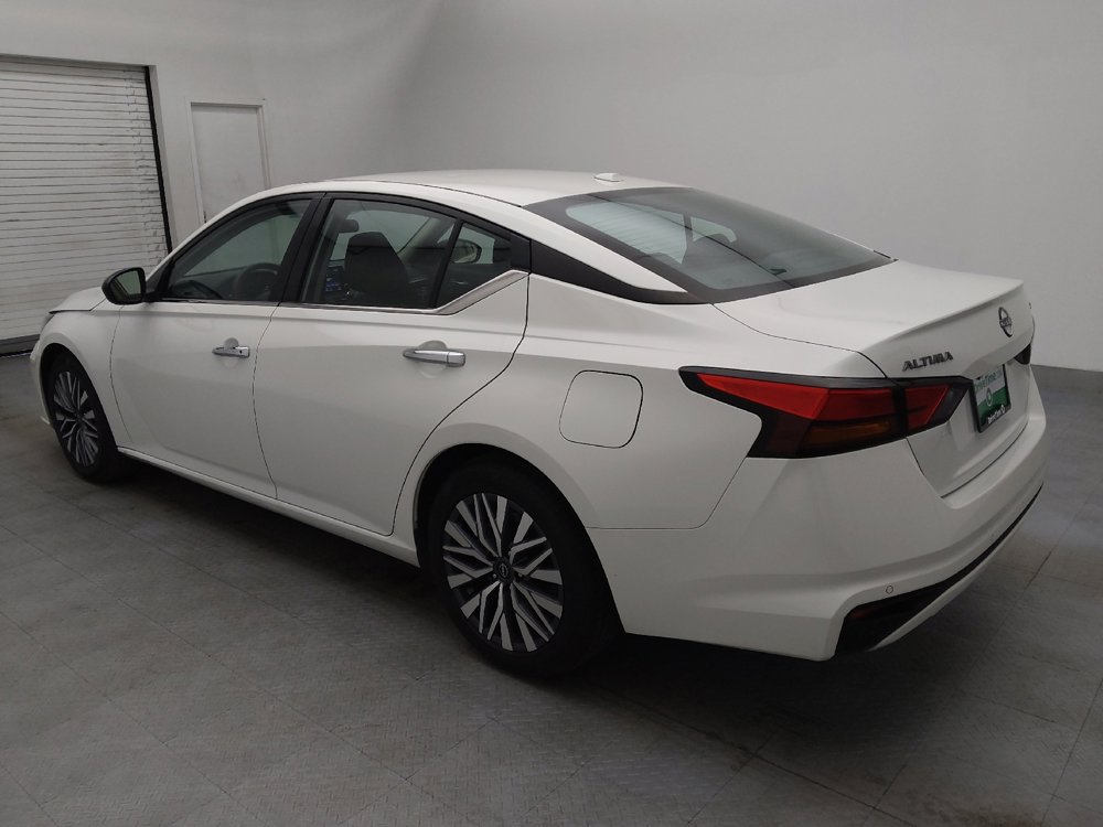 Used 2024 Nissan Altima 2.5 SV image 3