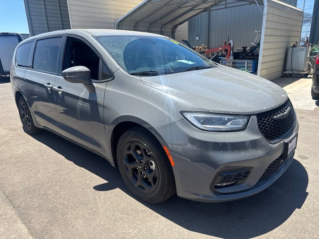 Used 2022 Chrysler Pacifica Touring-L w/ S Appearance Package