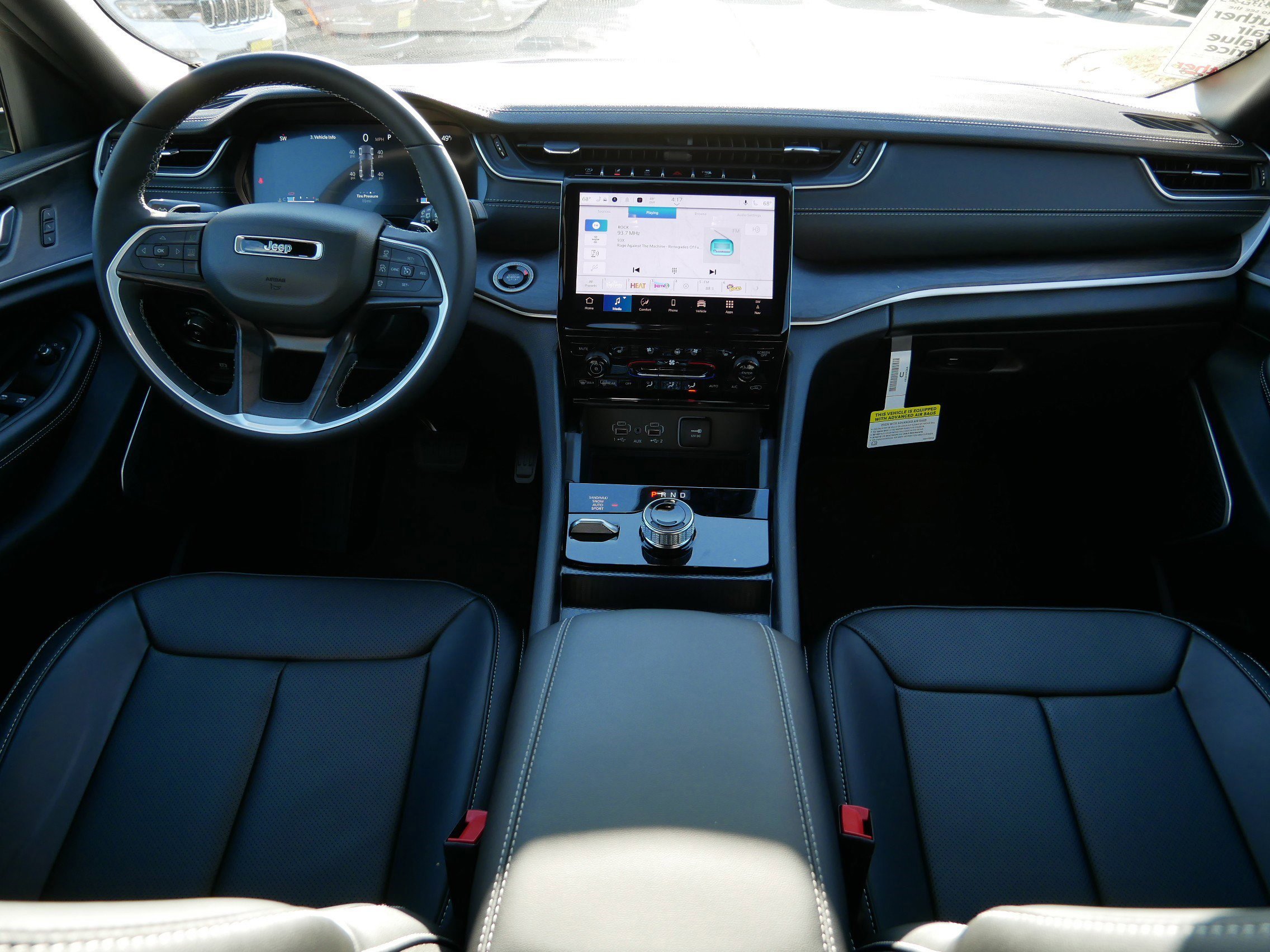 New 2025 Jeep Grand Cherokee Limited w/ Luxury Tech Group II image 12