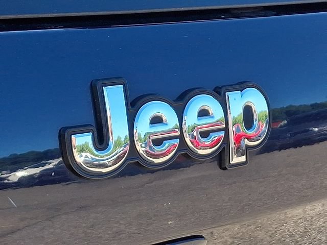 Used 2016 Jeep Cherokee Sport AWD/4WD image 32