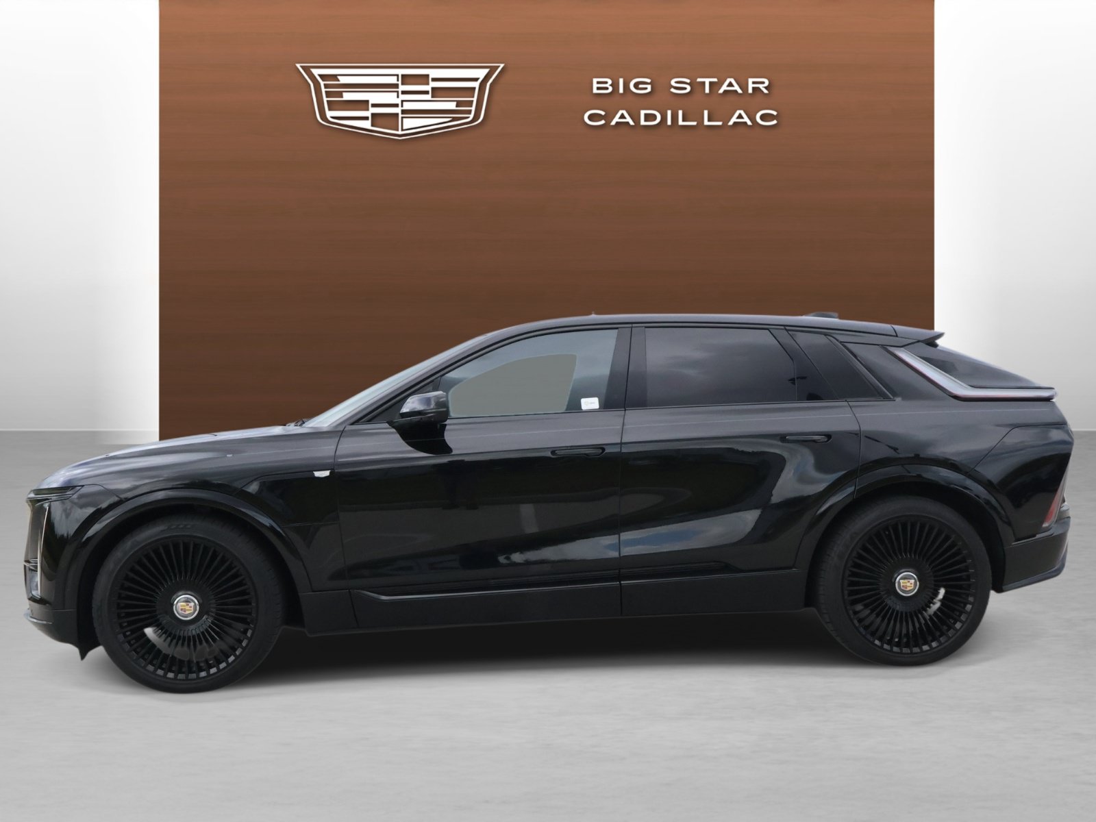 Certified 2026 Cadillac Lyriq Luxury w/ LPO, Floor Liner Package RWD image 2