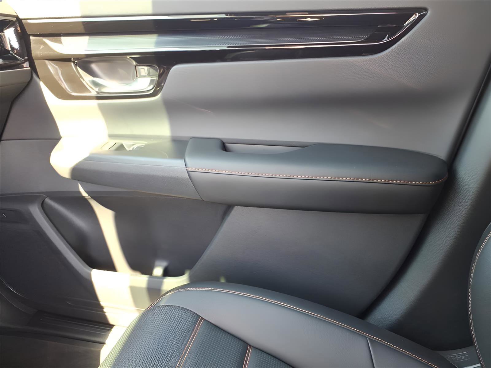 Used 2025 Honda CR-V Sport Touring image 25