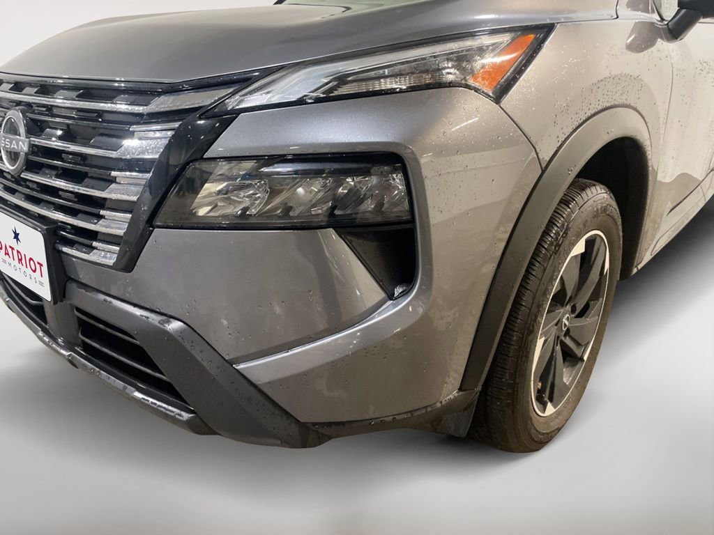 Used 2024 Nissan Rogue SV AWD/4WD image 10