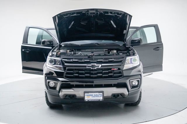 Used 2022 Chevrolet Colorado Z71 w/ Z71 Midnight Edition AWD/4WD image 17