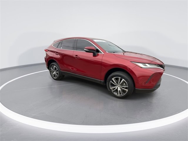 Used 2023 Toyota Venza LE video 2