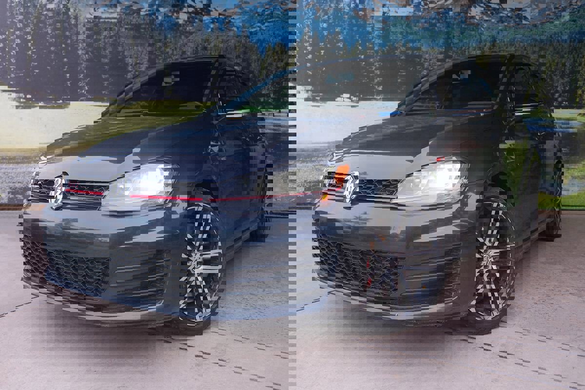 Used 2017 Volkswagen GTI Sport image 1