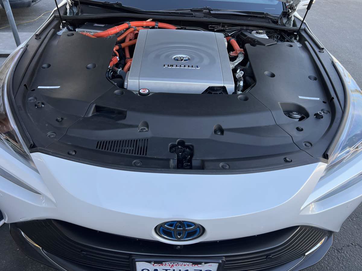 Used 2022 Toyota Mirai w/ Advanced Technology Package RWD image 21