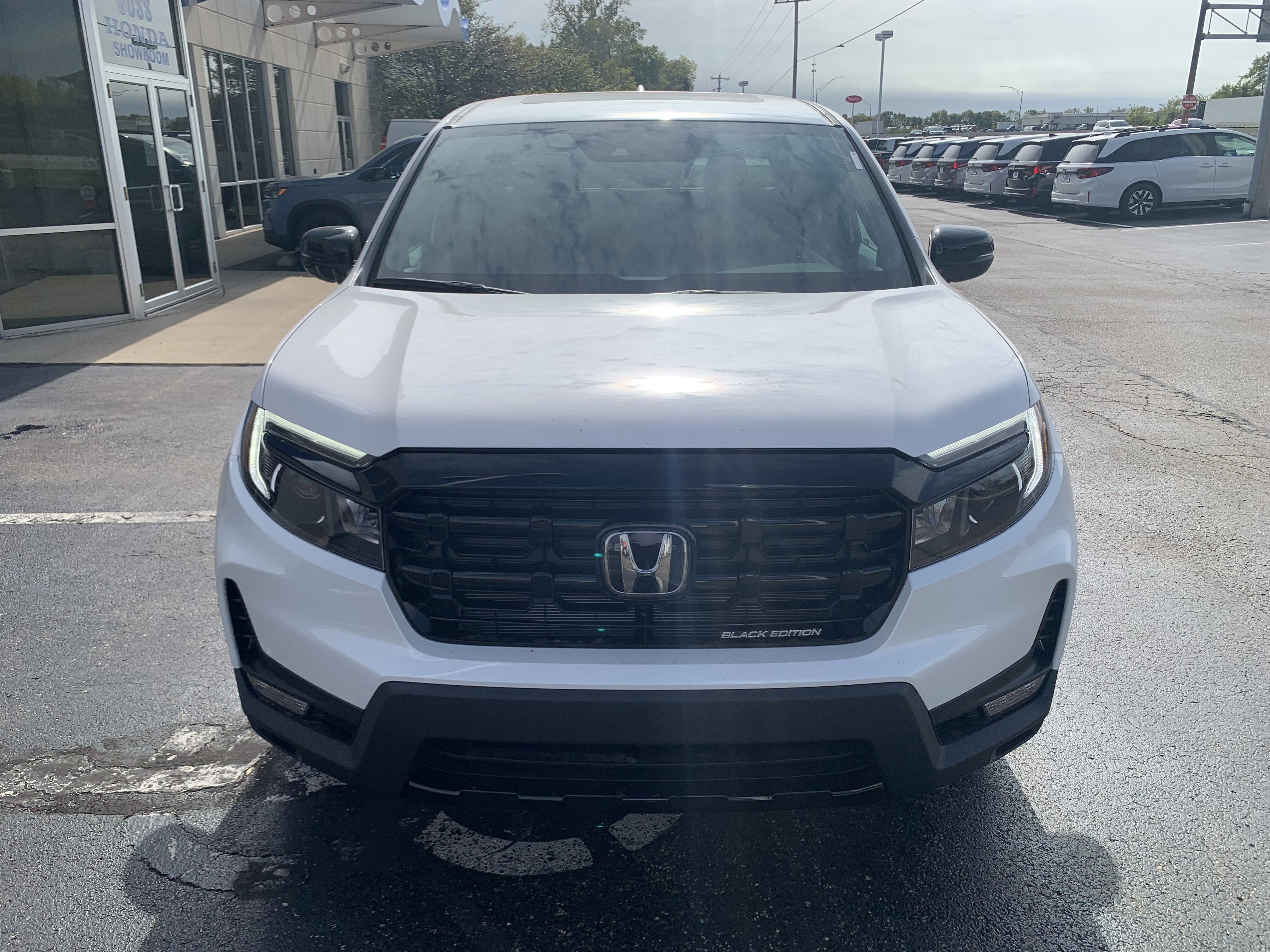 New 2026 Honda Ridgeline Black Edition image 2