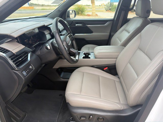 Used 2026 GMC Acadia Elevation w/ Elevation Premium Package FWD image 5