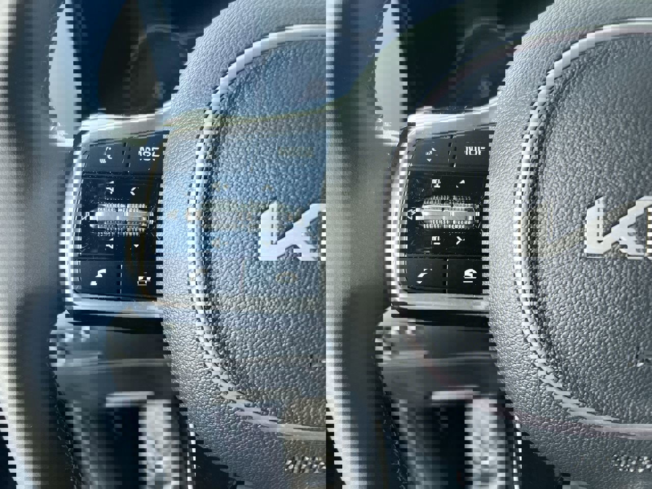 Used 2022 Kia Sorento S image 16