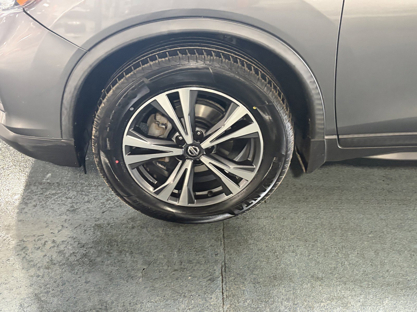 Used 2019 Nissan Rogue SV w/ Premium Package AWD/4WD image 32