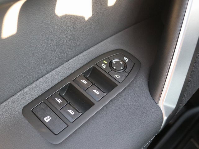 New 2026 BMW iX xDrive60 w/ M Sport Package image 17