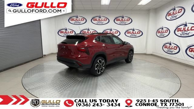 Used 2024 Chevrolet Trax RS w/ Sunroof Package FWD image 8