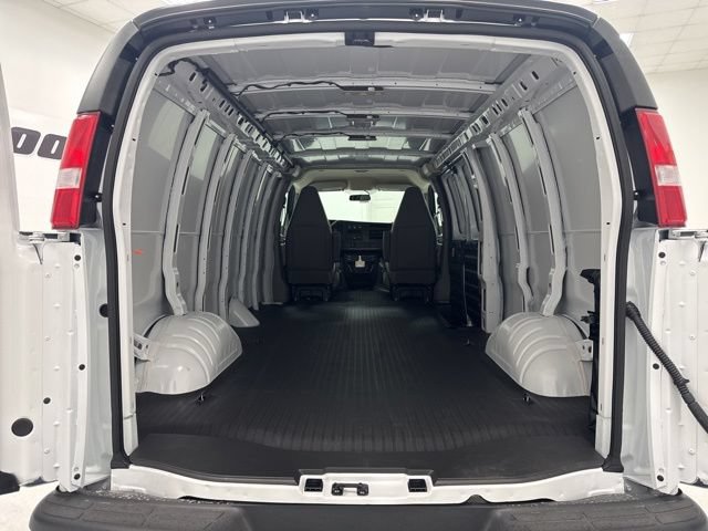 New 2026 Chevrolet Express 2500 Extended w/ Driver Convenience Package RWD image 19