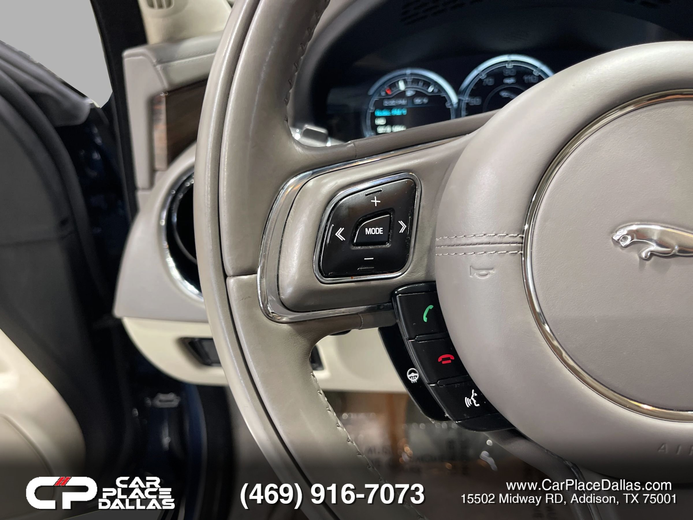 Used 2013 Jaguar XJ L Portfolio RWD image 33