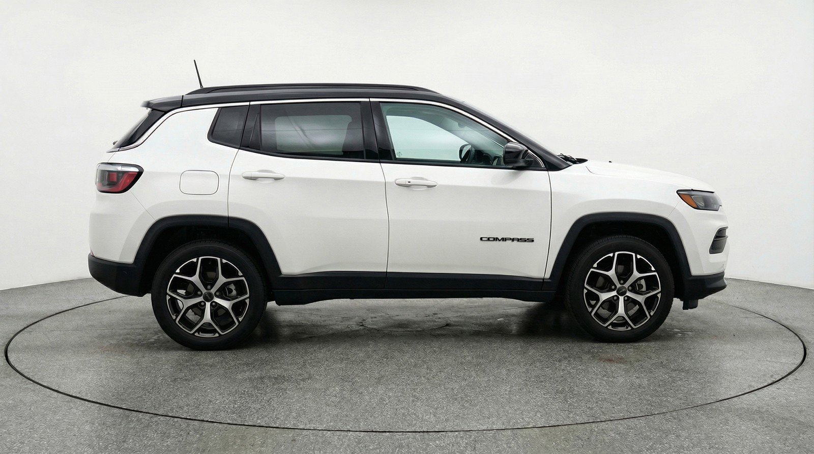 Used 2025 Jeep Compass Limited image 11