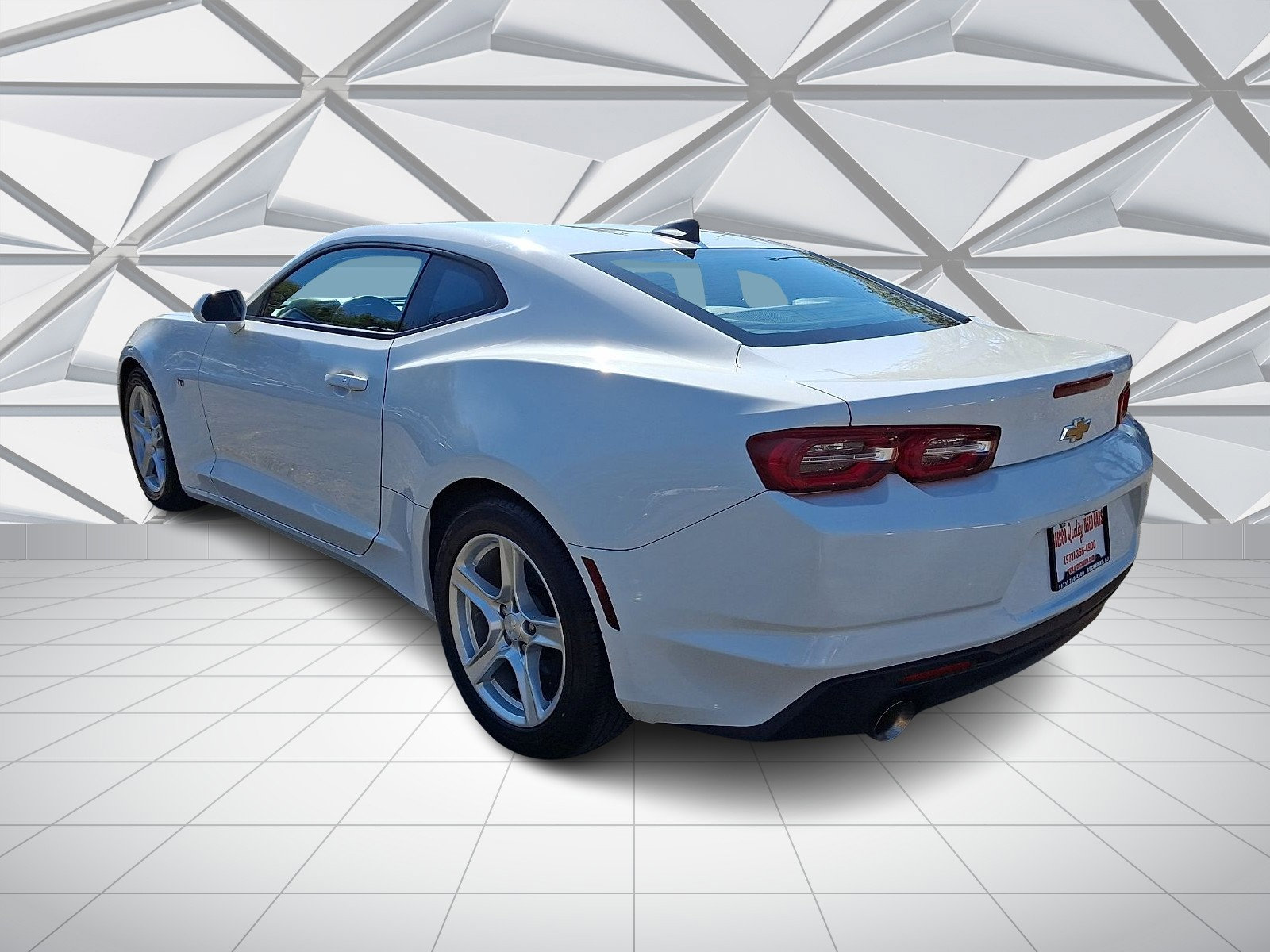 Used 2020 Chevrolet Camaro LT RWD image 7