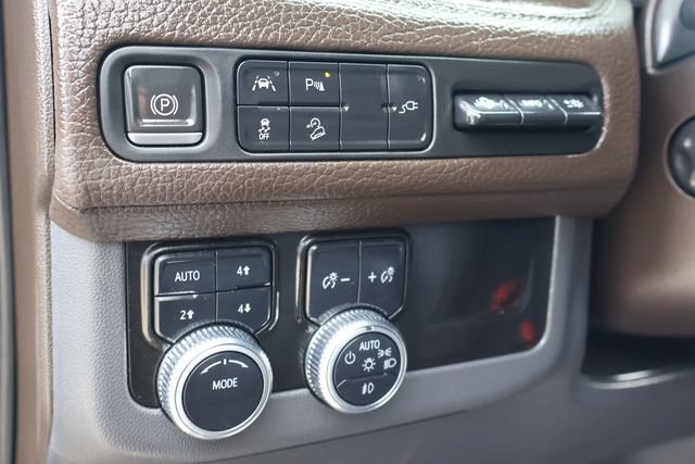 Used 2021 GMC Yukon Denali AWD/4WD image 25