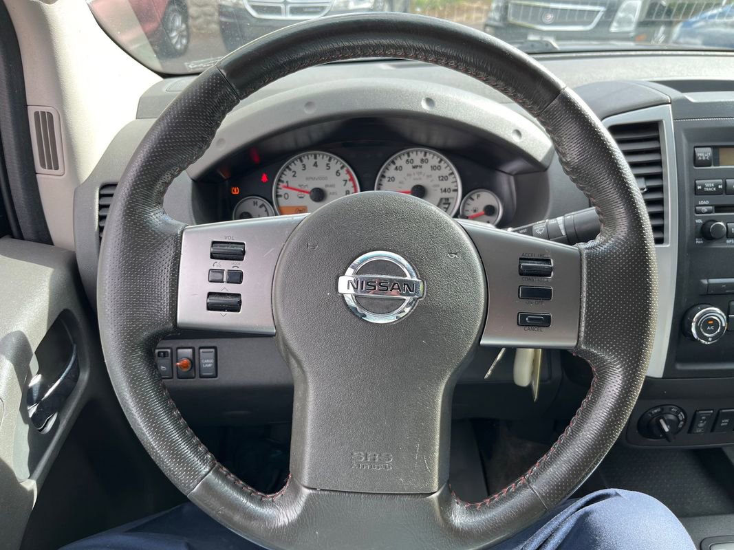 Used 2011 Nissan Frontier PRO-4X w/ Pro-4x Luxury Pkg AWD/4WD image 12