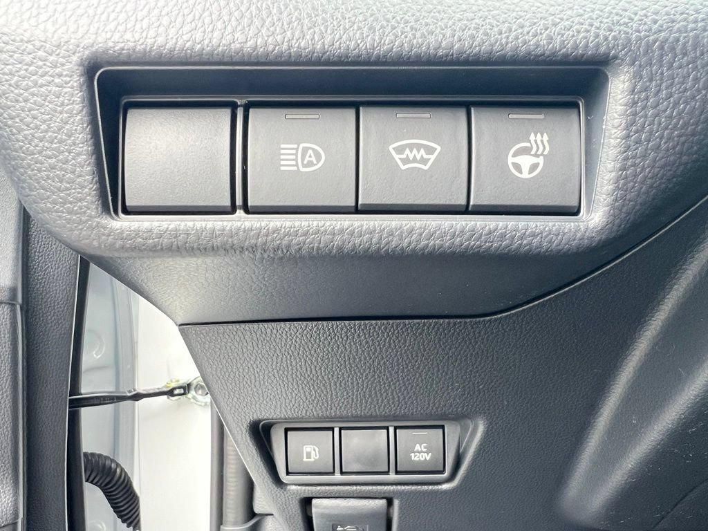 New 2027 Toyota Prius Plug-In Hybrid FWD image 31