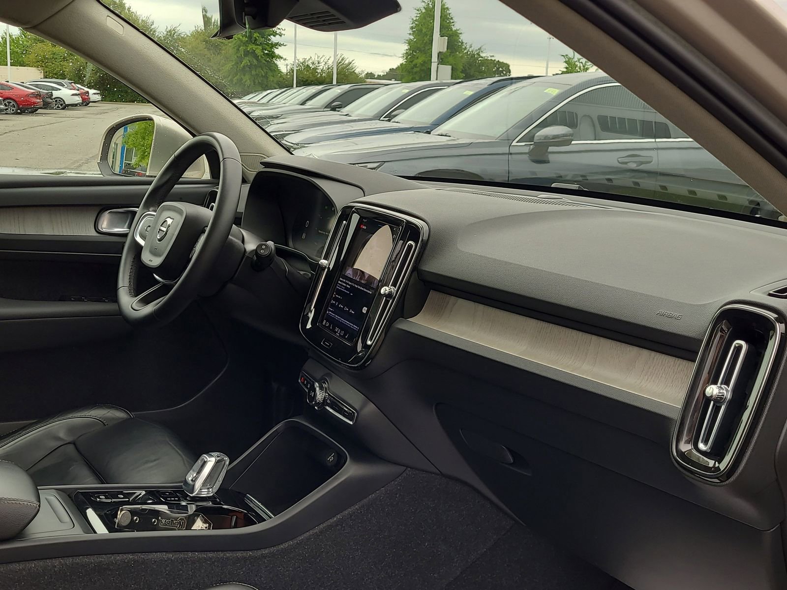 Used 2023 Volvo XC40 B4 Ultimate FWD image 20