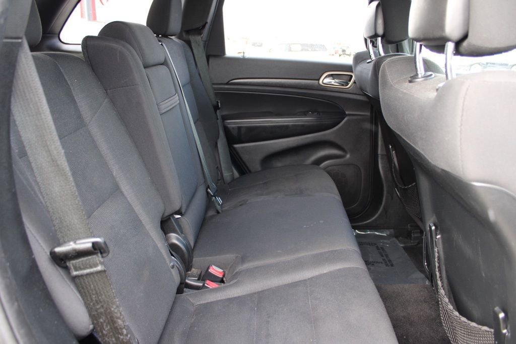 Used 2016 Jeep Grand Cherokee Laredo image 23