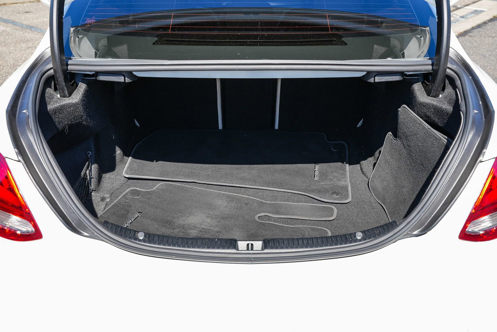 Used 2018 Mercedes-Benz C 300 Sedan image 26