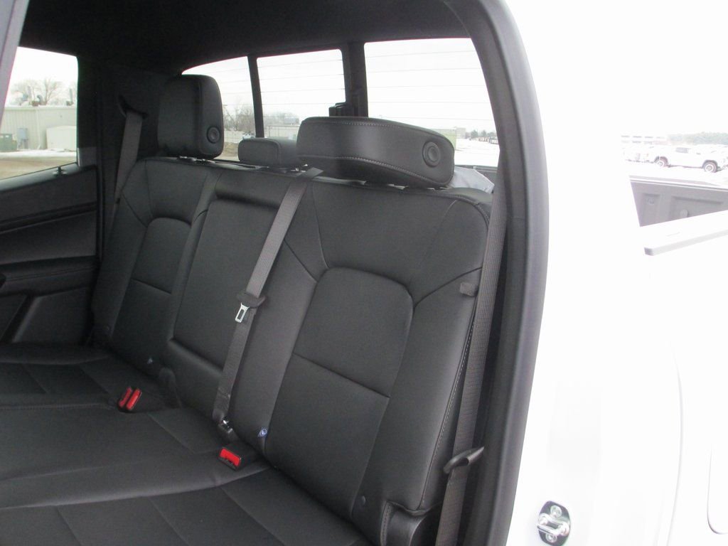 New 2026 GMC Canyon Elevation w/ Convenience Package image 14