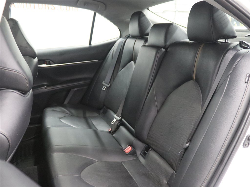 Used 2020 Toyota Camry XLE FWD image 16