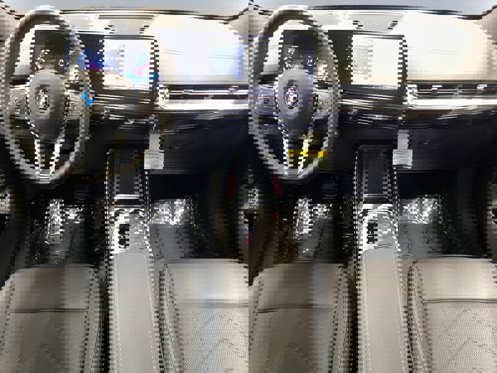 Used 2025 BMW X2 xDrive28i w/ Premium Package image 14