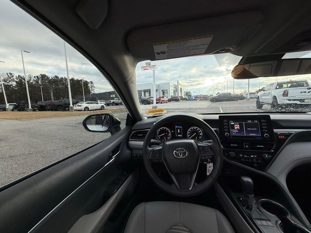 Used 2024 Toyota Camry SE image 13