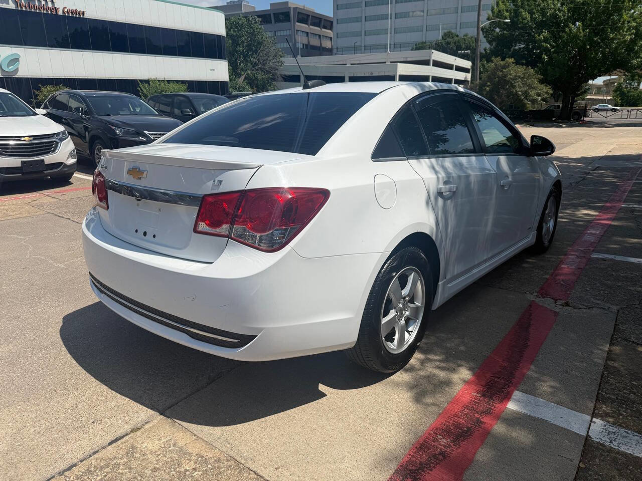 Used 2016 Chevrolet Cruze LT FWD image 6