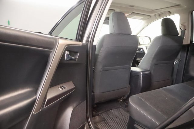 Used 2018 Toyota RAV4 XLE AWD/4WD image 26