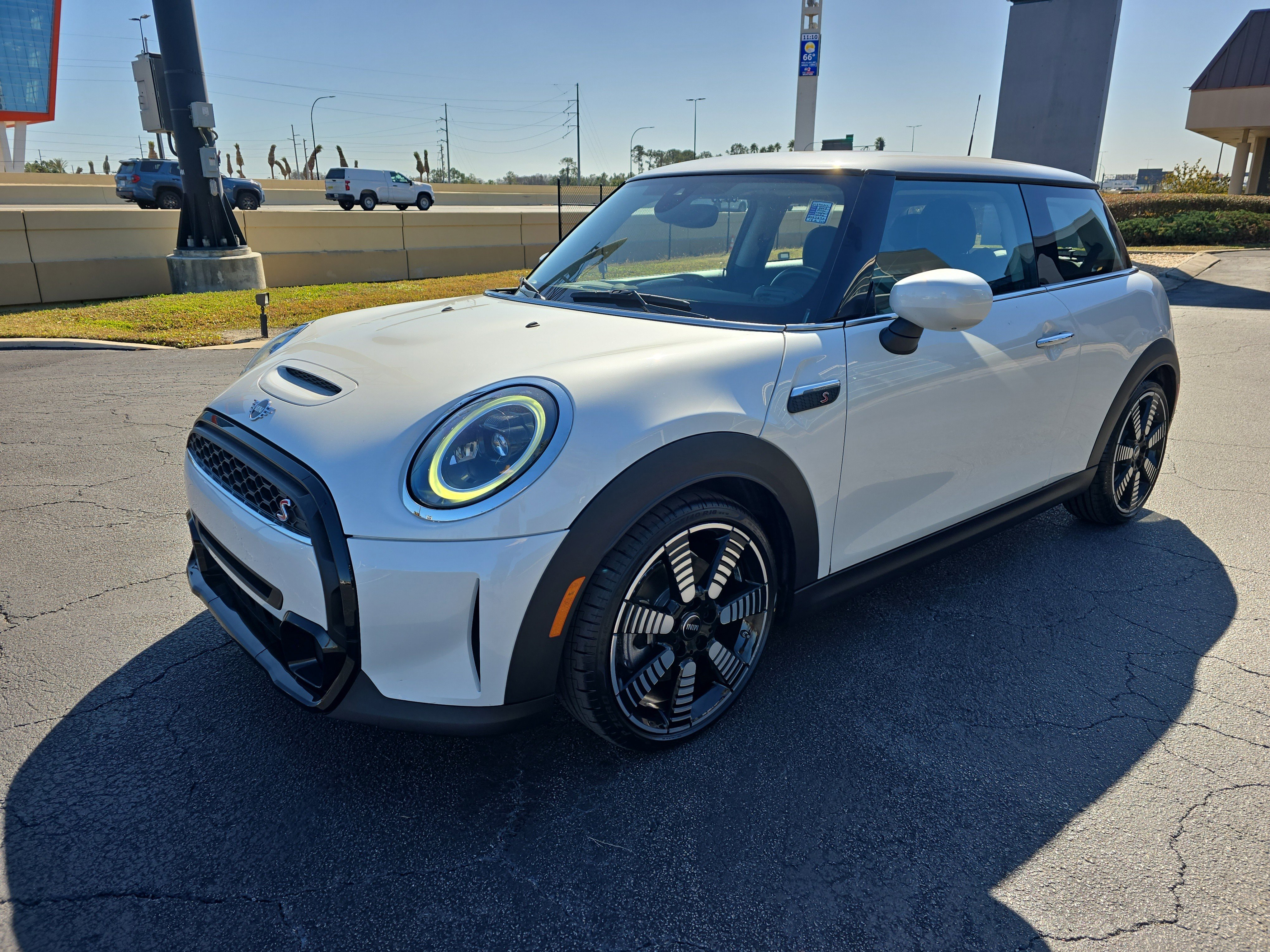 Used 2023 MINI Cooper S image 7