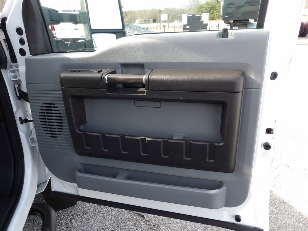 Used 2015 Ford F450 XL w/ Power Equipment Group image 27