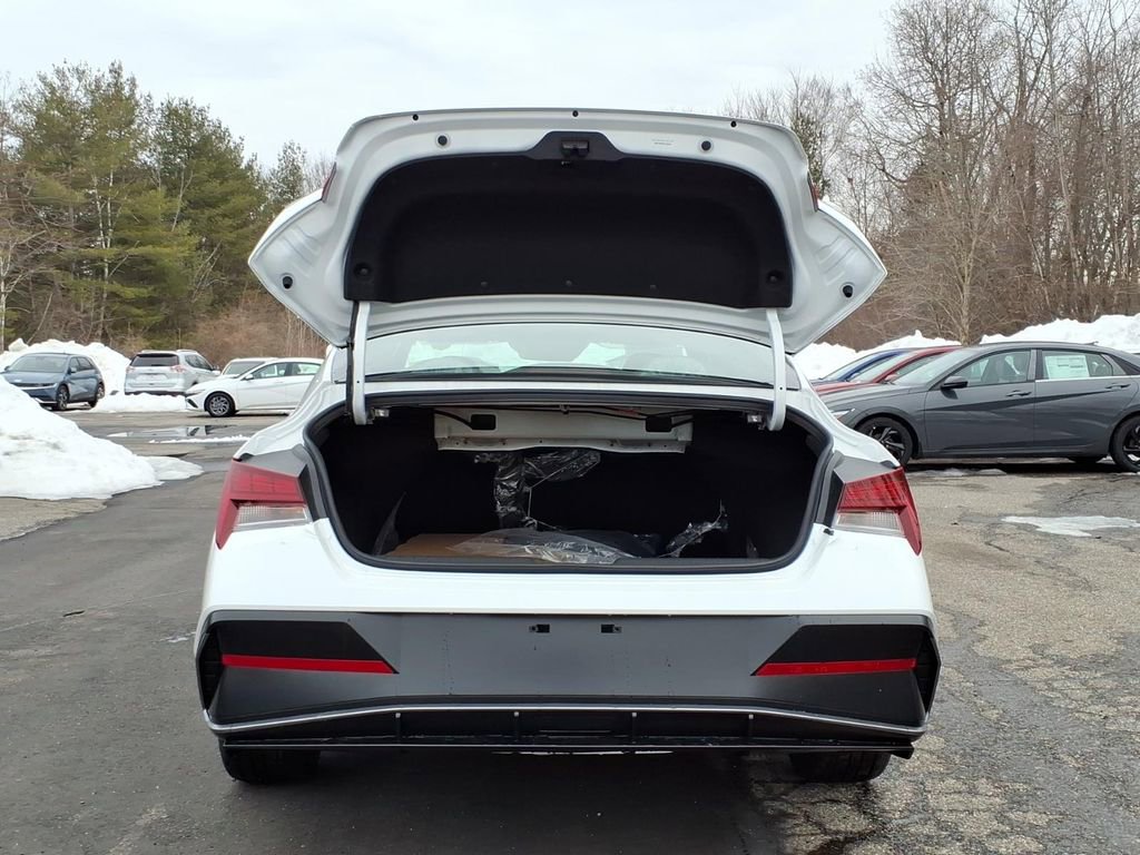 New 2026 Hyundai Elantra SEL Sport image 8