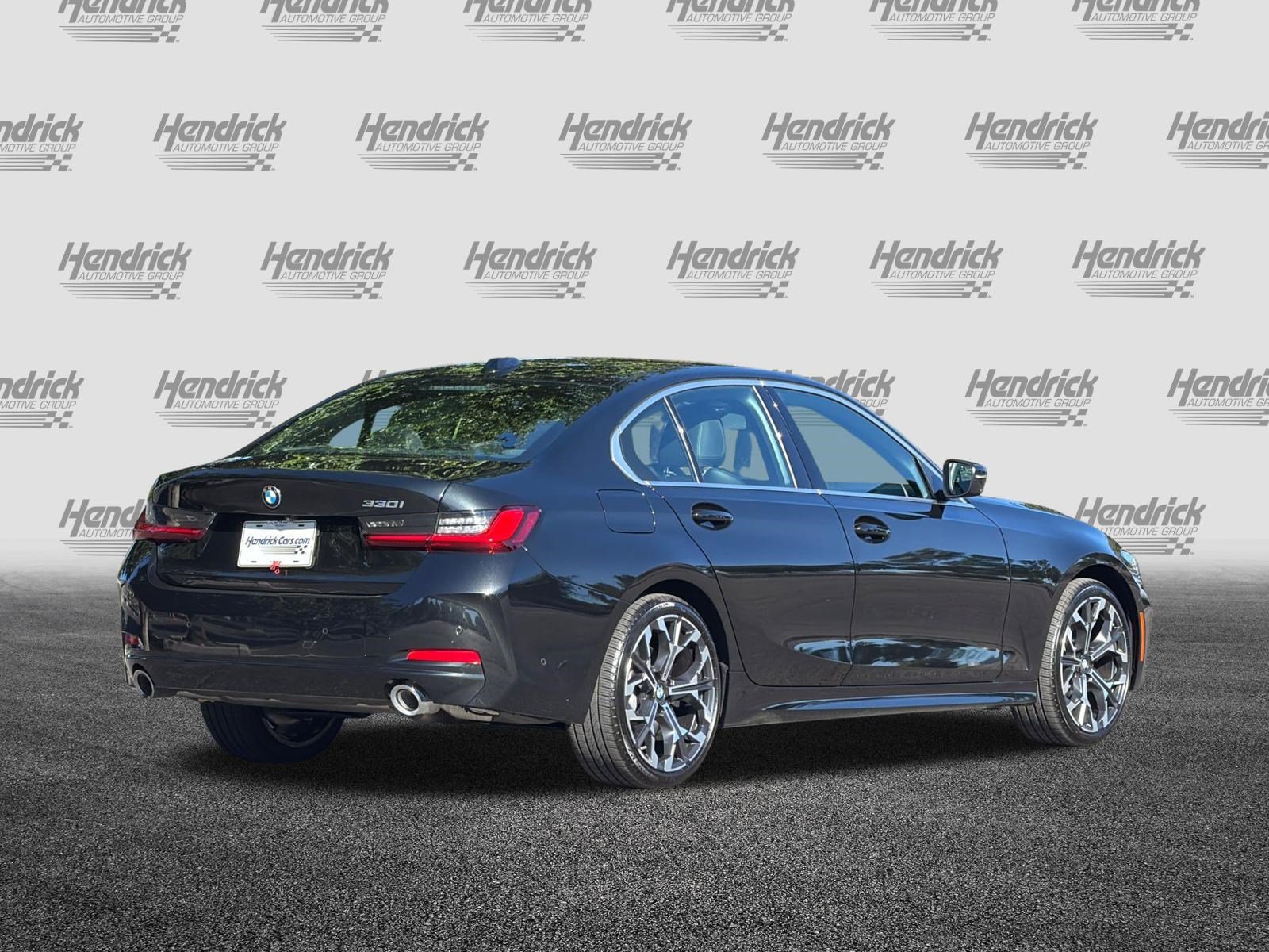 Used 2025 BMW 330i Sedan w/ Premium Package RWD image 5