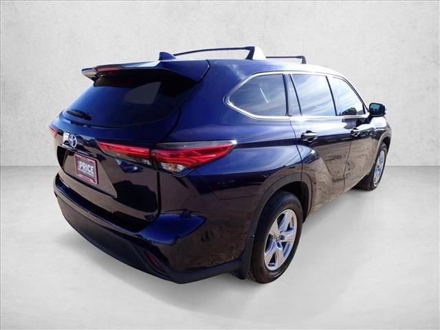 Used 2021 Toyota Highlander L image 4