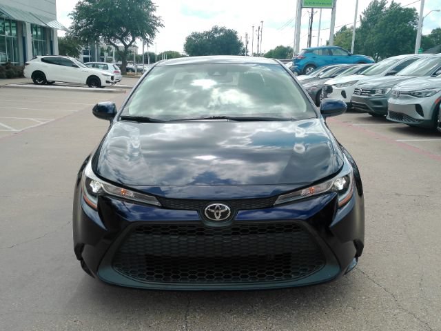 Used 2022 Toyota Corolla LE FWD image 3