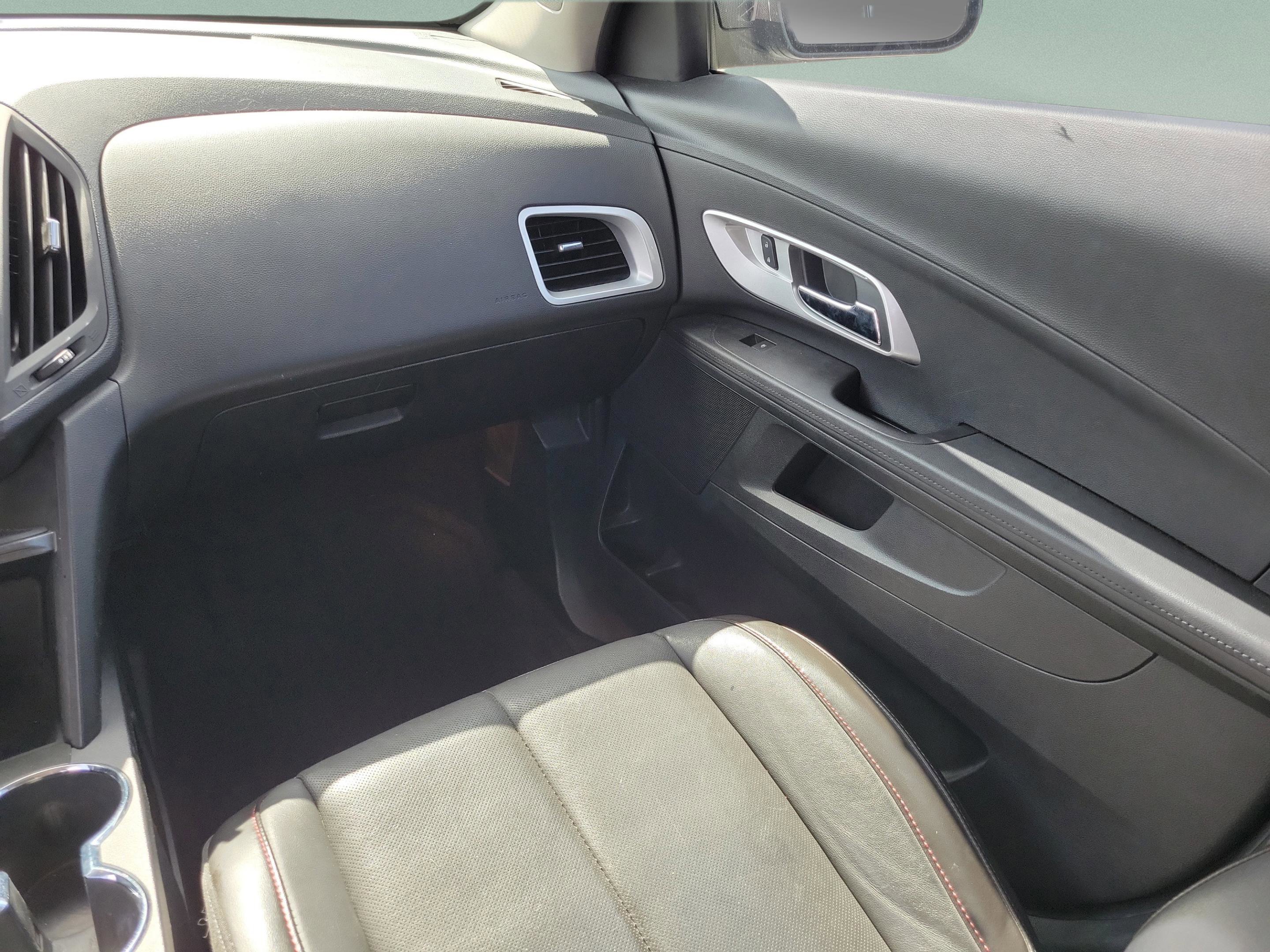 Used 2016 Chevrolet Equinox LTZ w/ Enhanced Convenience Package FWD image 11