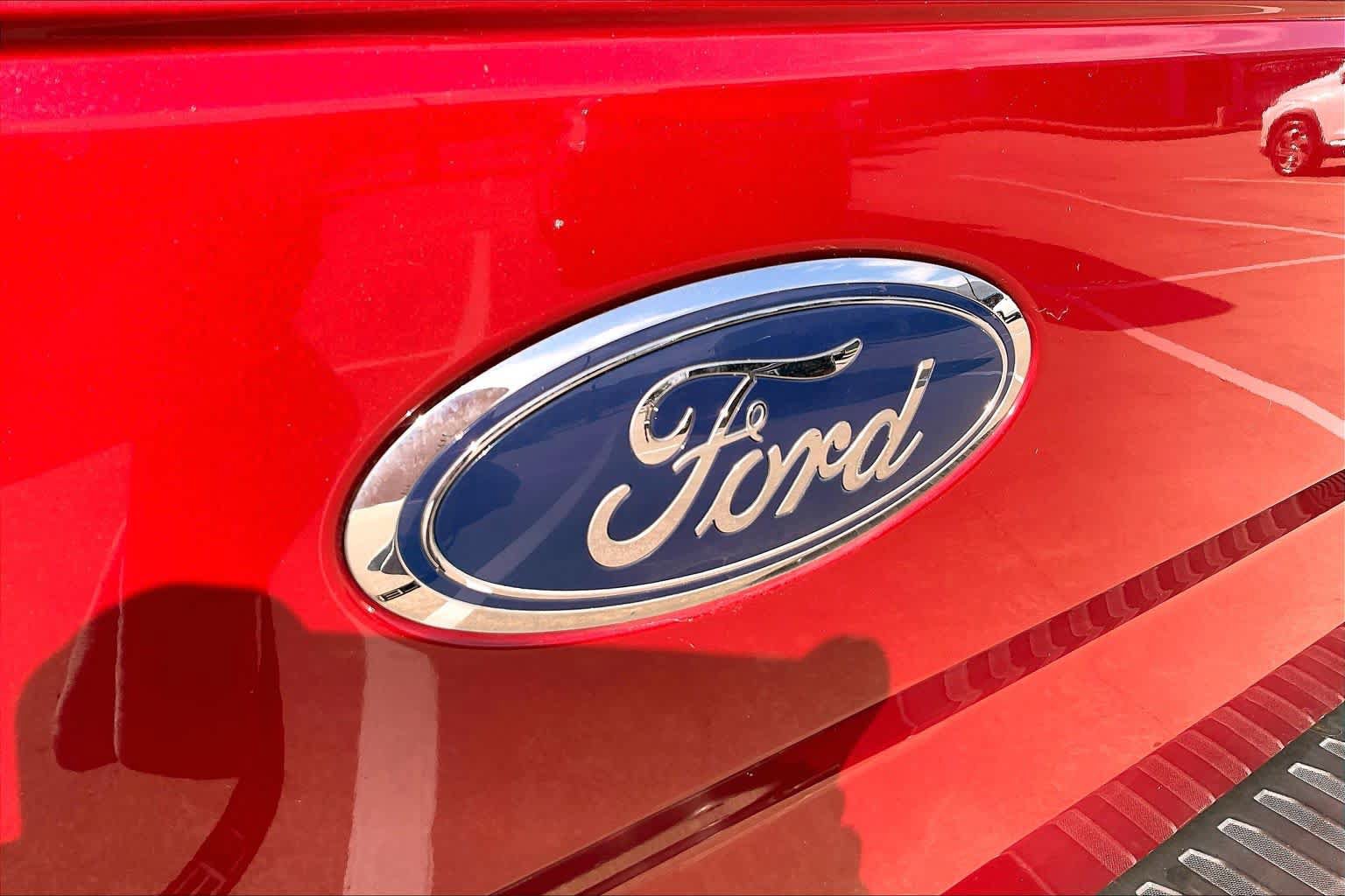 Used 2016 Ford F150 Lariat w/ Equipment Group 502A Luxury AWD/4WD image 31