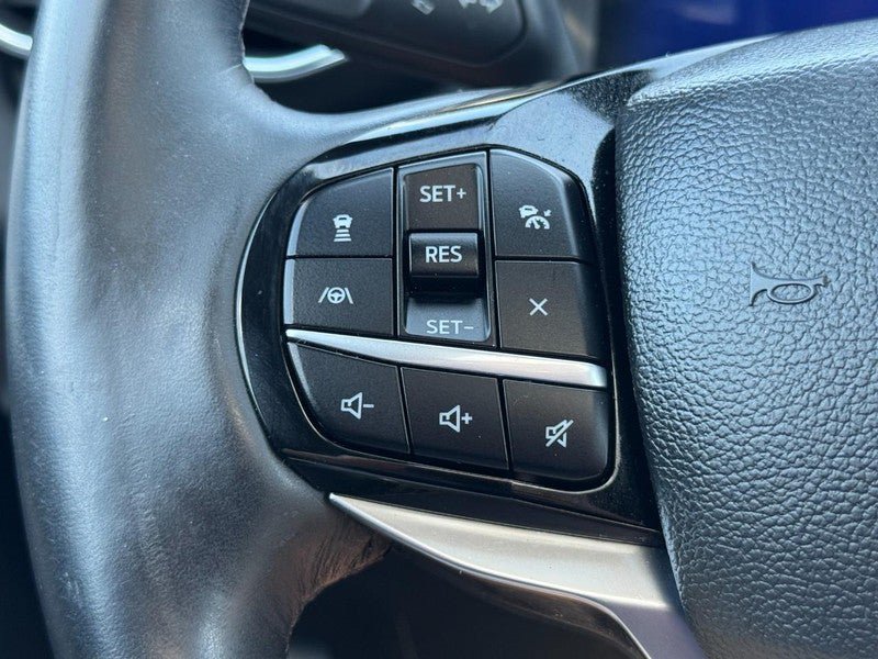 Used 2022 Ford Explorer Platinum w/ Equipment Group 601A AWD/4WD image 17
